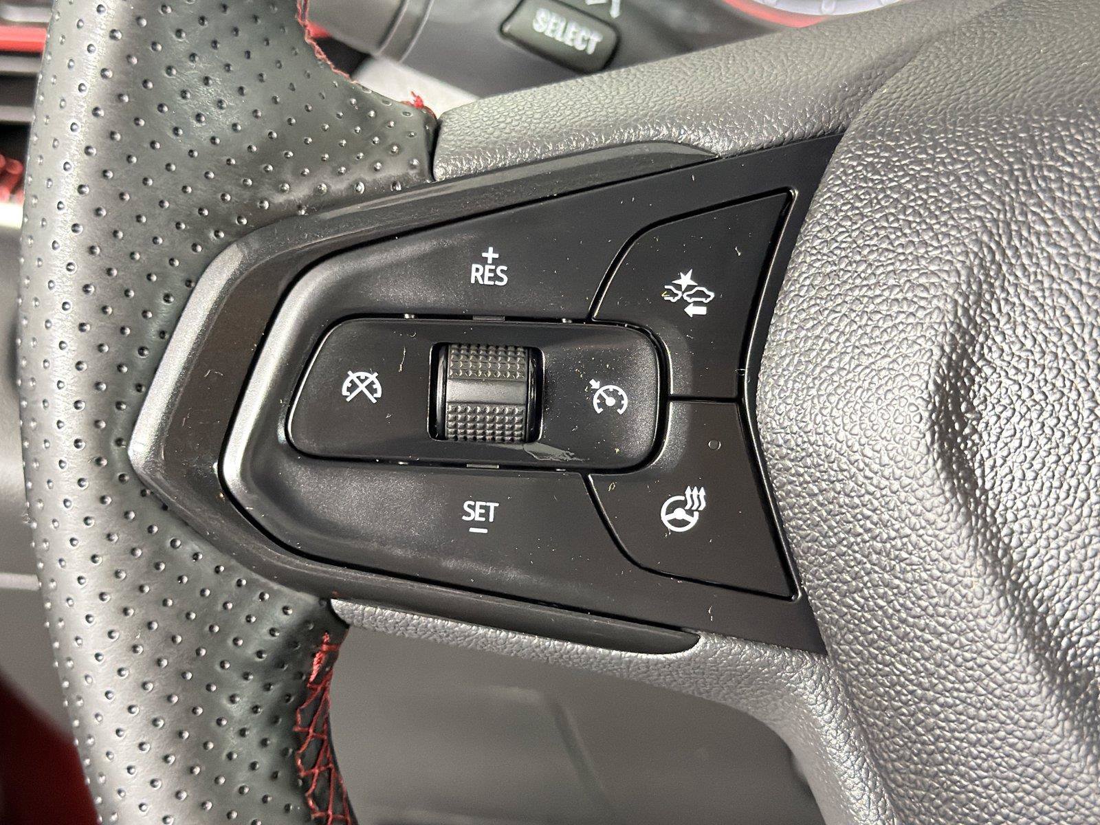 Certified 2024 Chevrolet Trax RS FWD image 23
