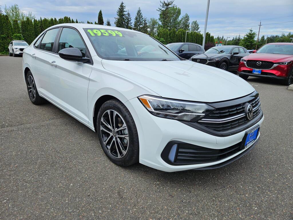 Used 2024 Volkswagen Jetta Sport FWD image 6