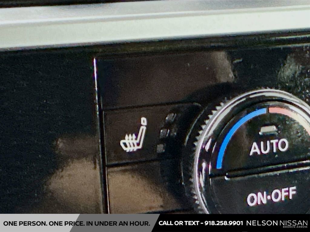 Certified 2025 Nissan Pathfinder SV image 19