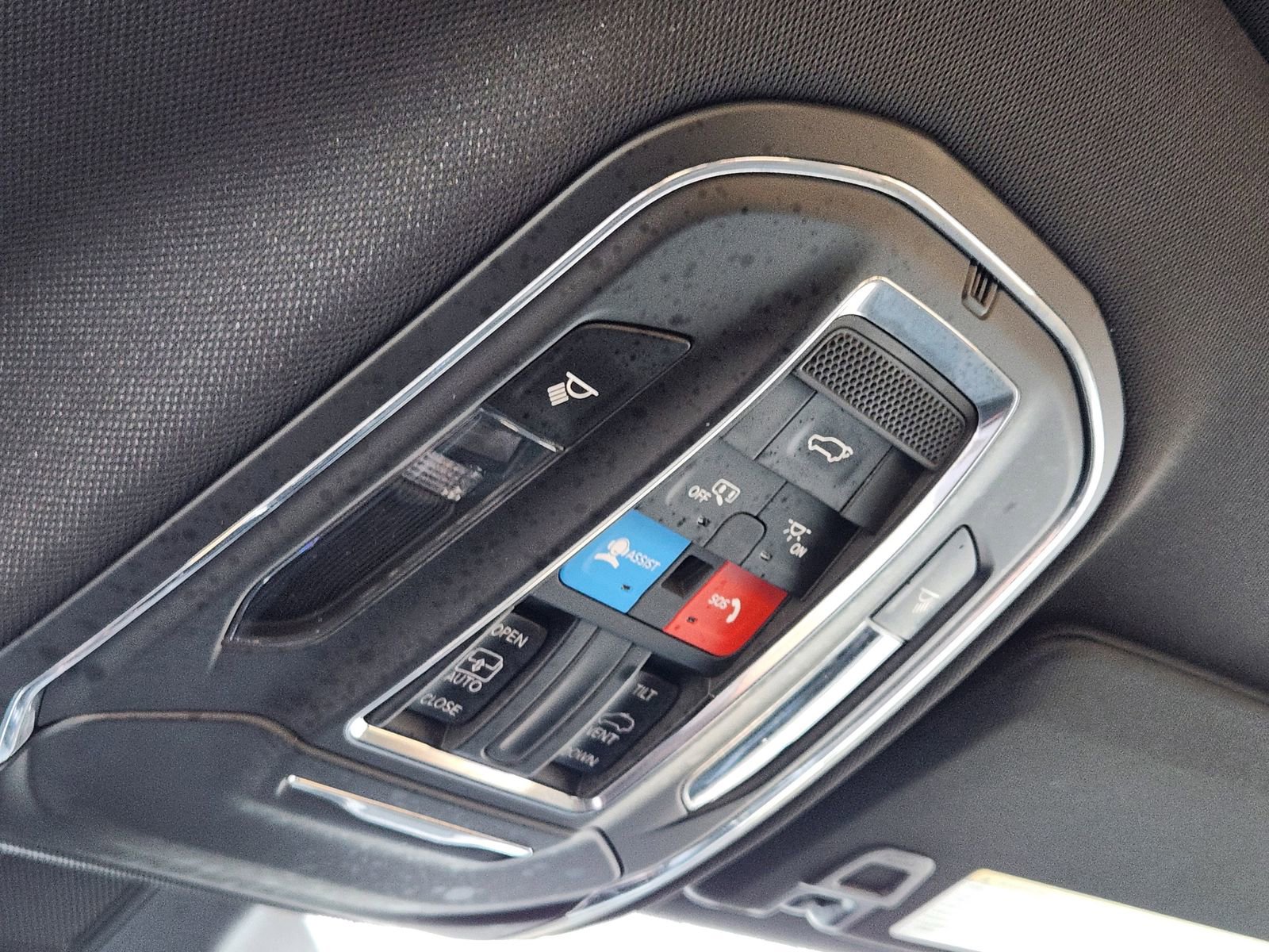 Used 2024 Jeep Grand Cherokee Altitude image 28