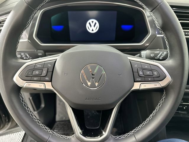 Used 2022 Volkswagen Tiguan SE w/ Panoramic Sunroof Package image 21