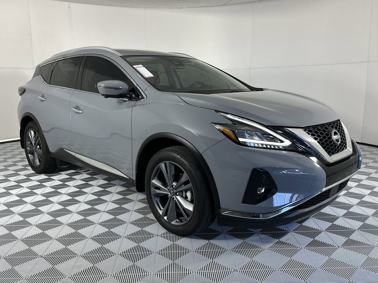 Used 2024 Nissan Murano Platinum w/ Cargo Package image 2