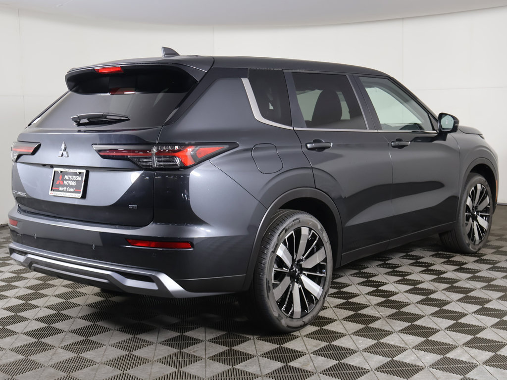 New 2026 Mitsubishi Outlander SE FWD image 12