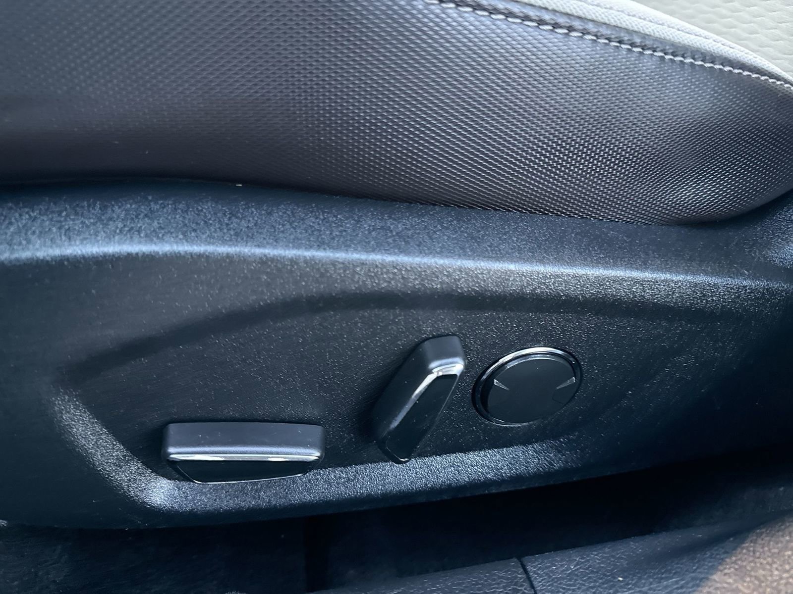 Used 2019 Ford Fusion SE w/ Equipment Group 151A image 13