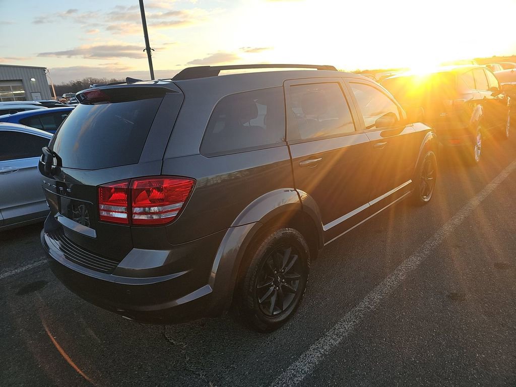 Used 2020 Dodge Journey SE w/ SE Popular Equipment Group image 2