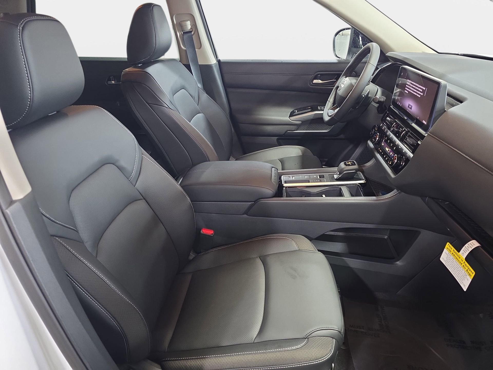 New 2026 Nissan Pathfinder SL FWD image 10