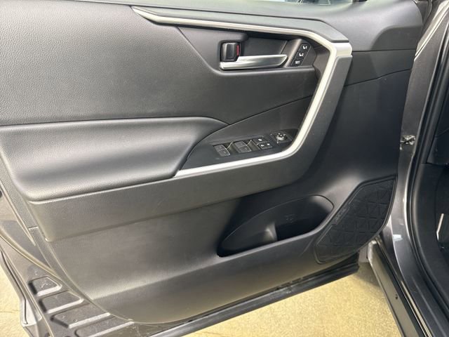 Used 2022 Toyota RAV4 XLE Premium AWD/4WD image 22