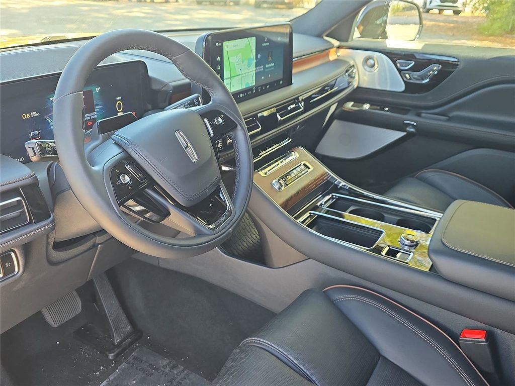 New 2026 Lincoln Aviator Black Label w/ Jet Appearance Package image 16