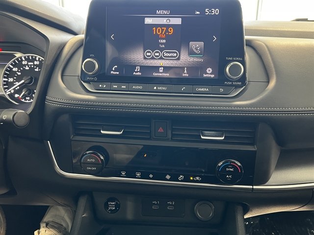 Used 2024 Nissan Rogue SV image 37