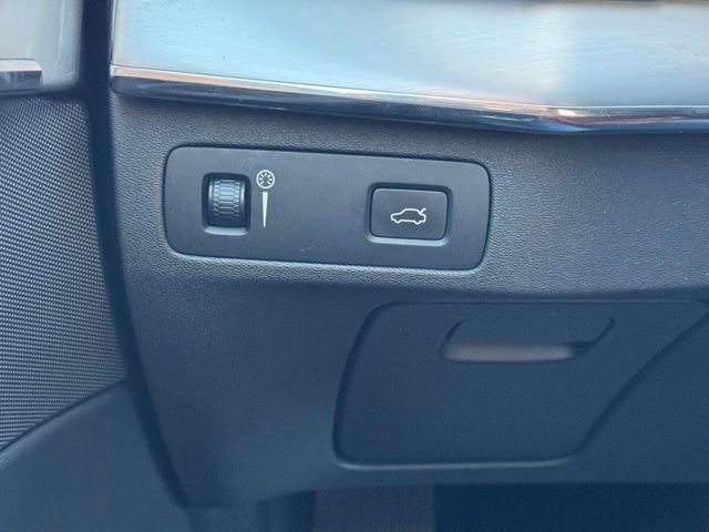 Used 2018 Volvo XC90 T6 Momentum w/ Convenience Package image 38