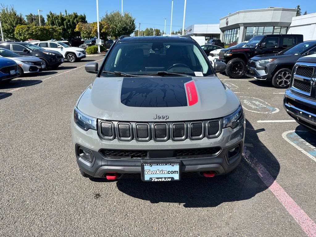 Used 2022 Jeep Compass Trailhawk w/ Trailhawk Convenience Group AWD/4WD image 2