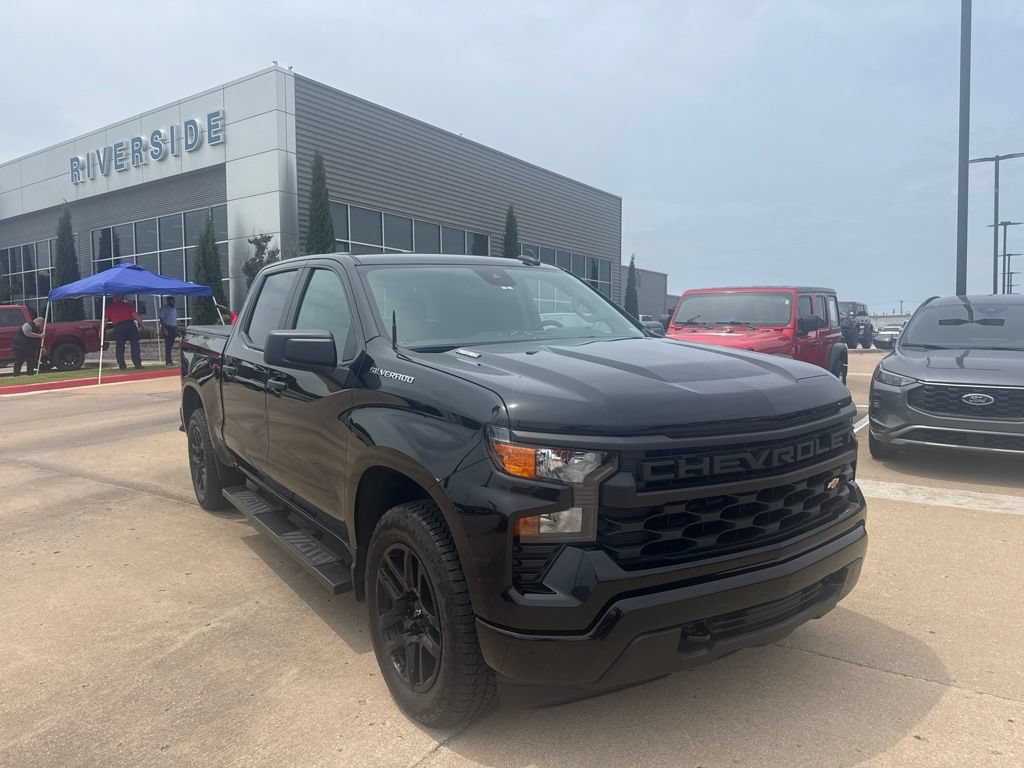 Used 2025 Chevrolet Silverado 1500 Custom