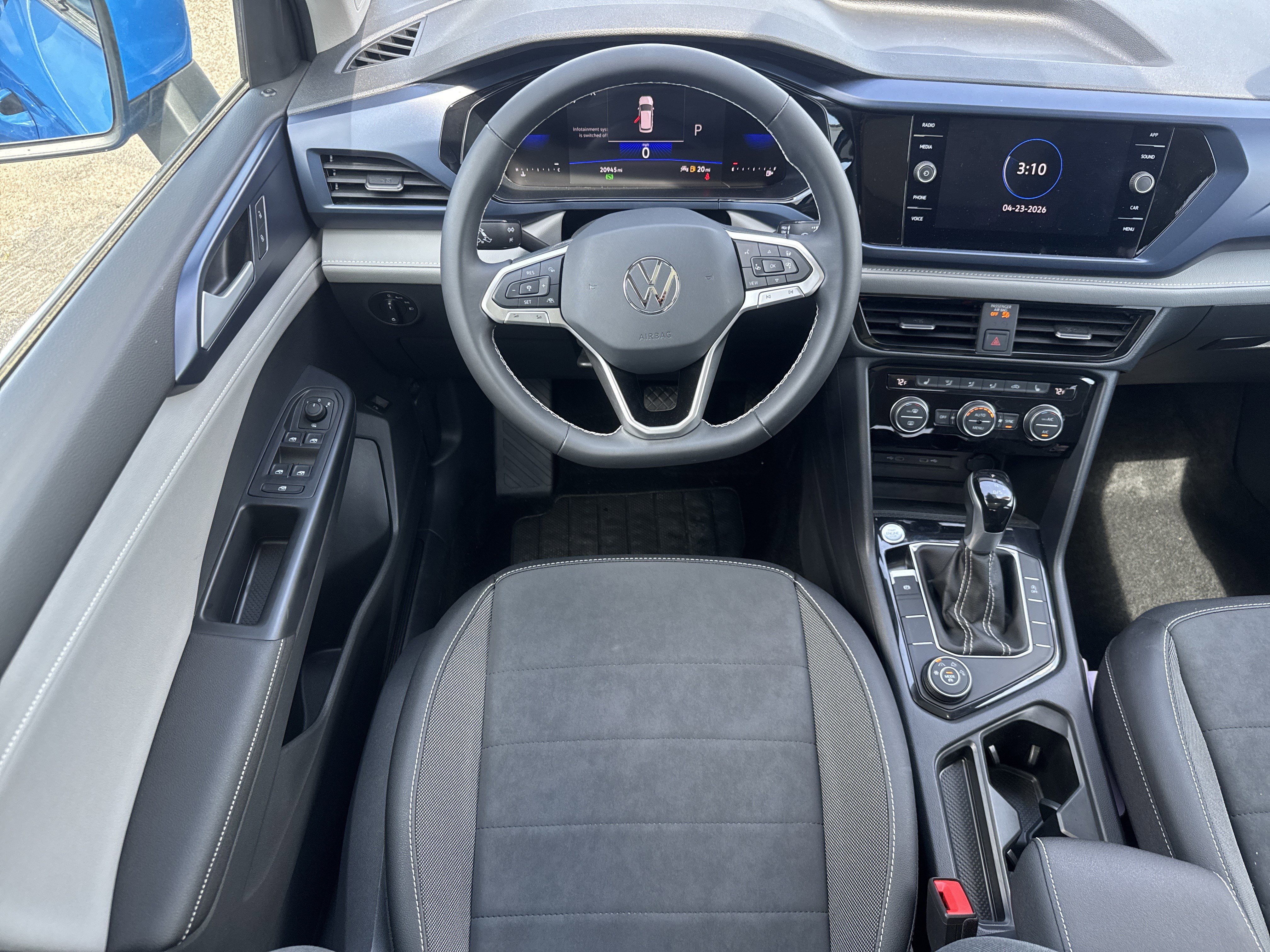 Certified 2024 Volkswagen Taos SE w/ Panoramic Sunroof Package AWD/4WD image 7