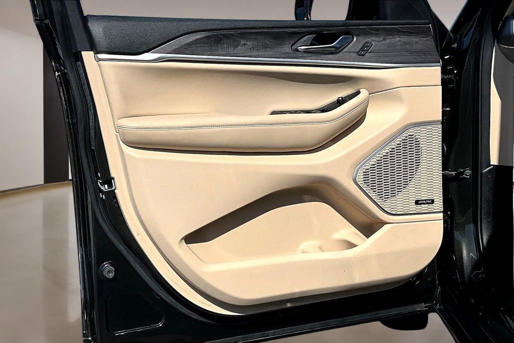 Used 2022 Jeep Grand Cherokee L Limited image 18