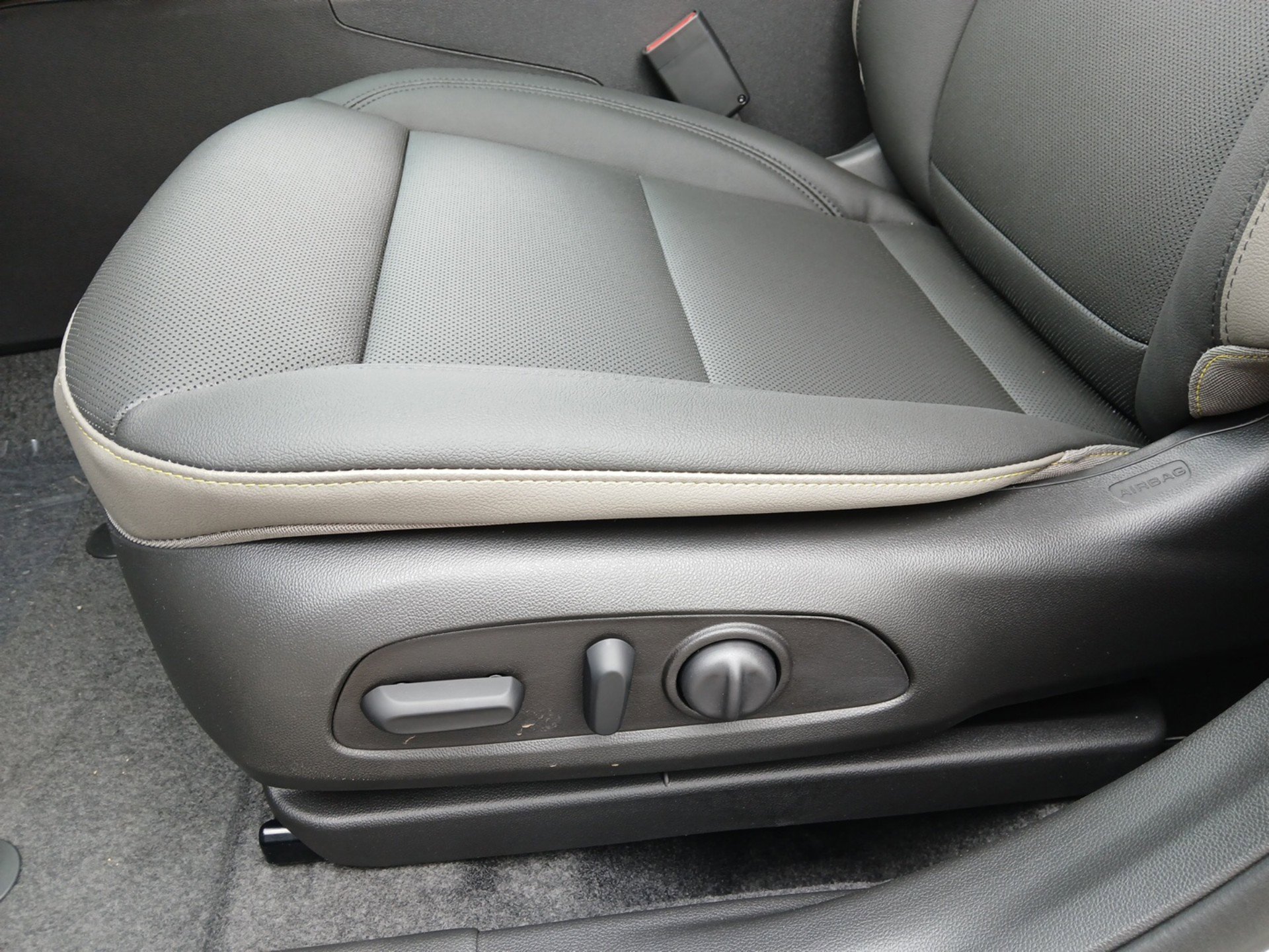 New 2026 Chevrolet Trax ACTIV w/ Sunroof Package FWD image 18