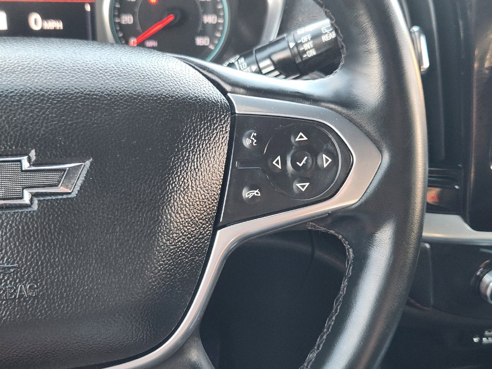 Used 2023 Chevrolet Traverse RS FWD image 31