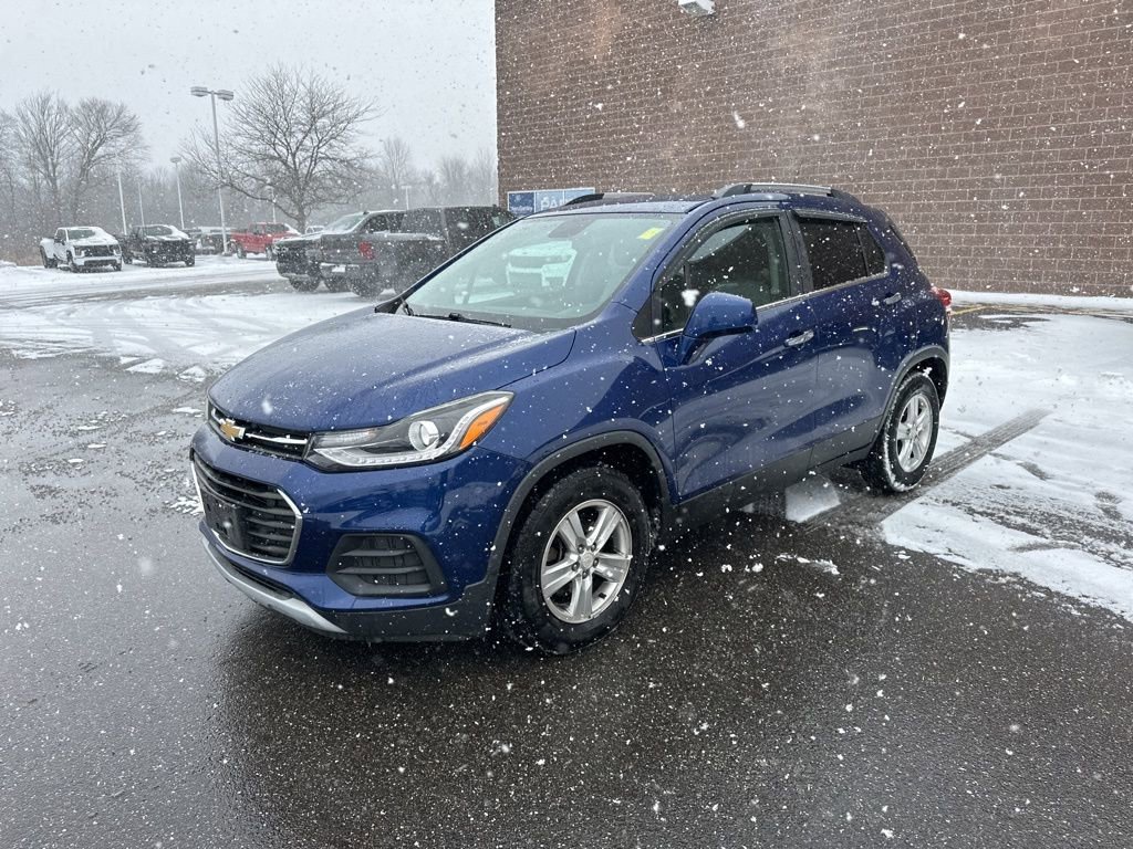 Used 2017 Chevrolet Trax LT w/ Sun & Sound Package image 5