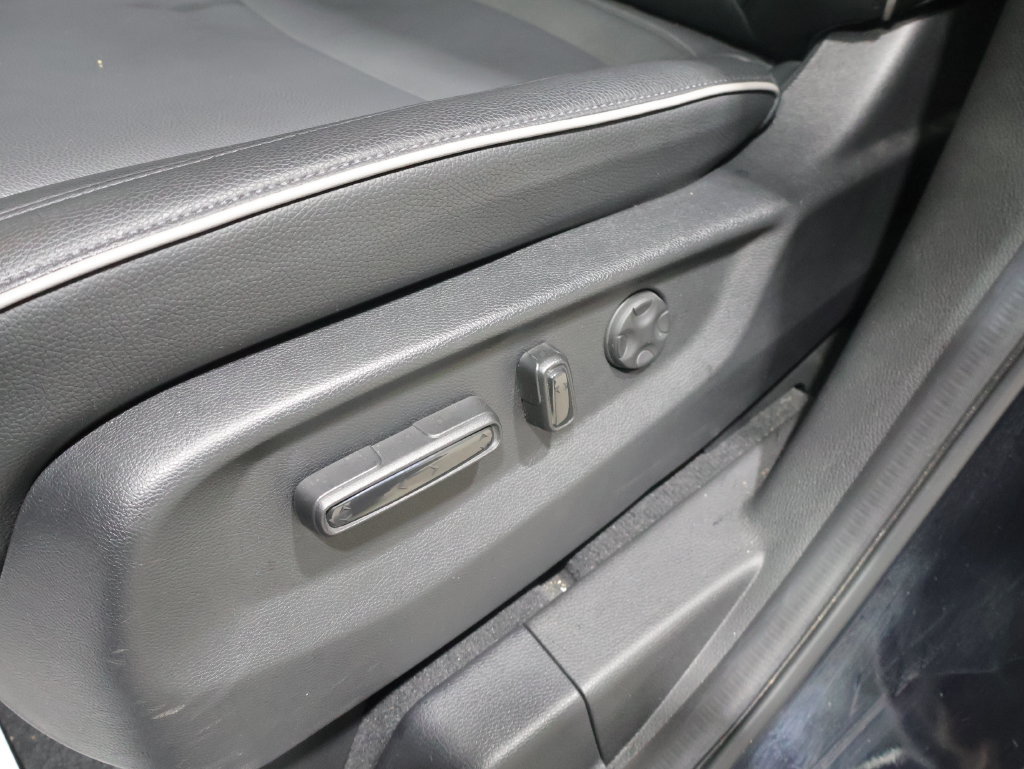 Used 2026 Honda Odyssey Touring image 12