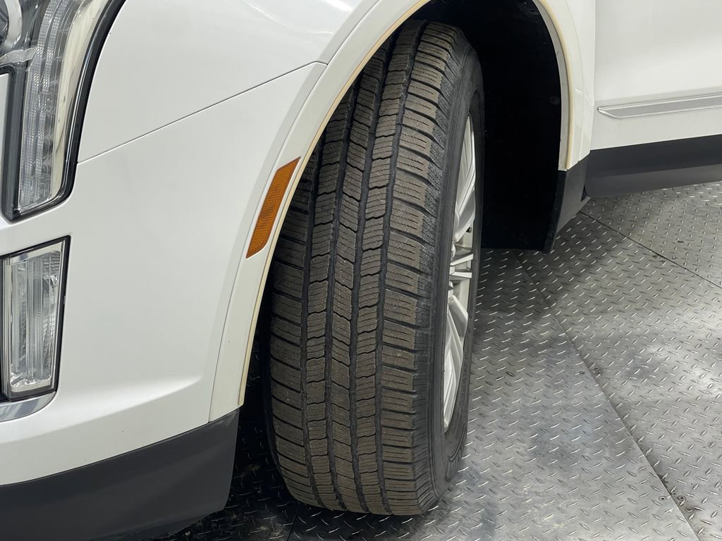 Used 2017 Cadillac XT5 Luxury image 38