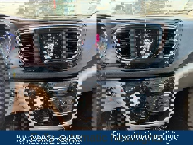 Used 2021 Chrysler Voyager Lxi image 16