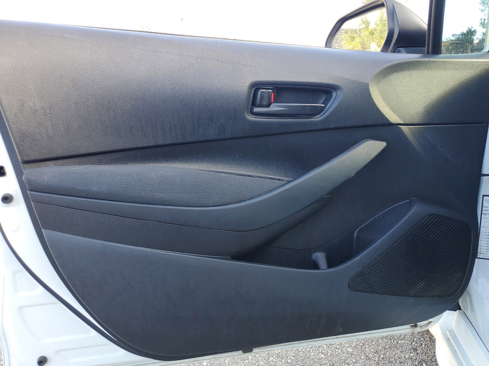 Used 2022 Toyota Corolla LE image 25