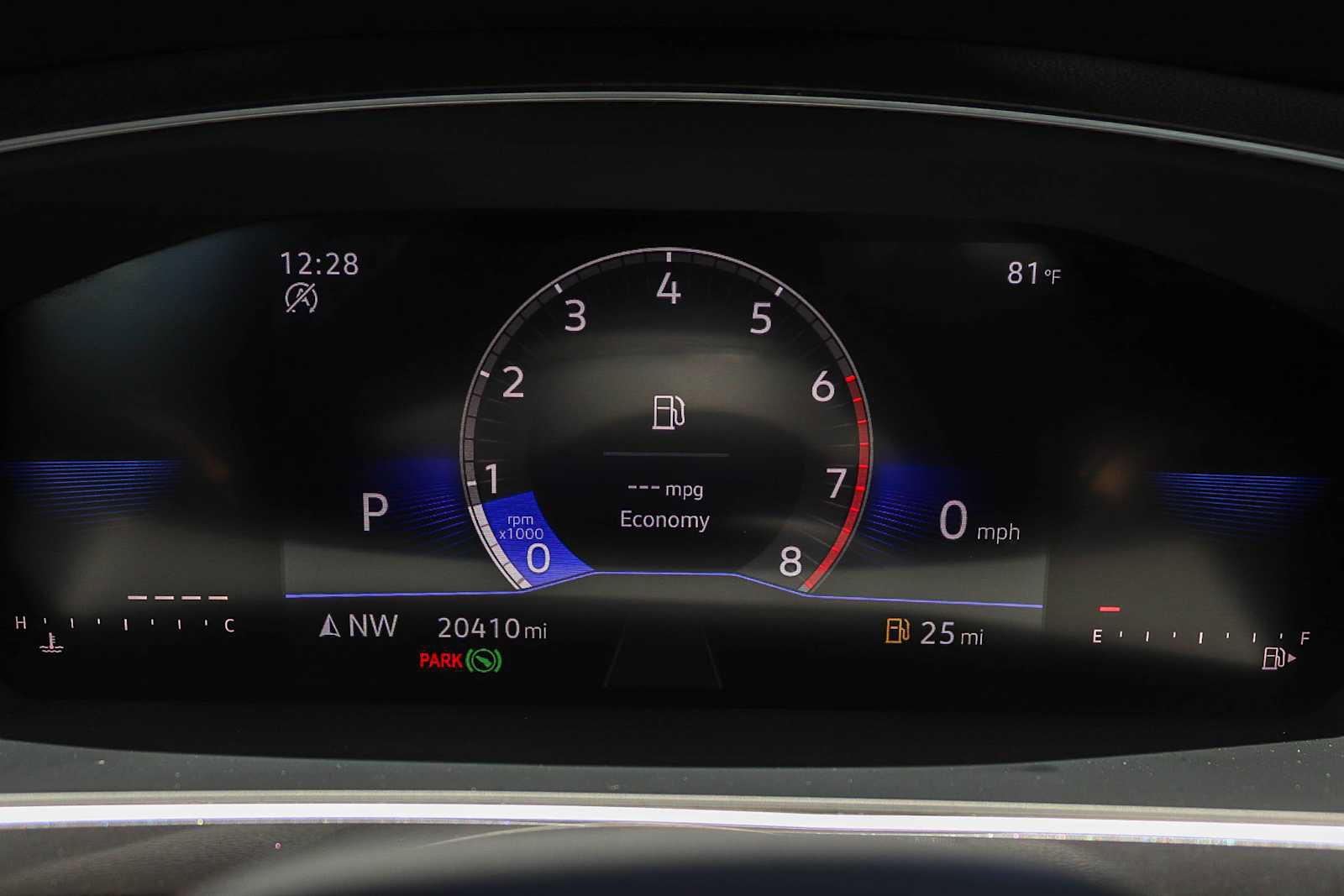 Certified 2023 Volkswagen Tiguan SE R-Line FWD image 24