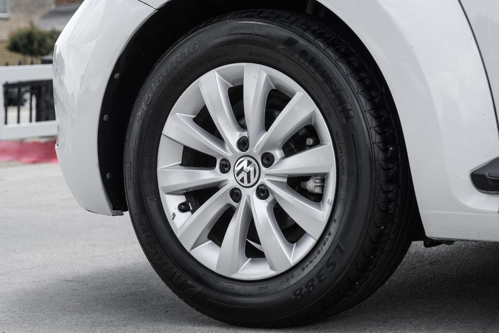 Used 2018 Volkswagen Beetle 2.0T S FWD image 46
