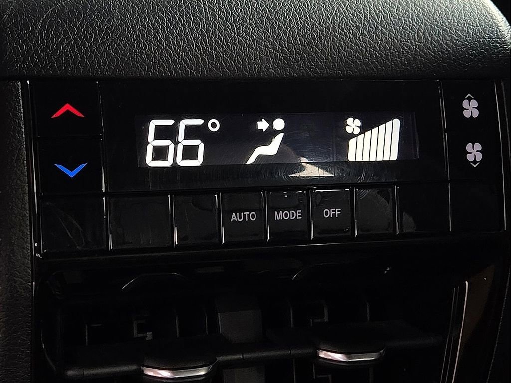 Used 2022 Jeep Grand Cherokee L Laredo AWD/4WD image 11