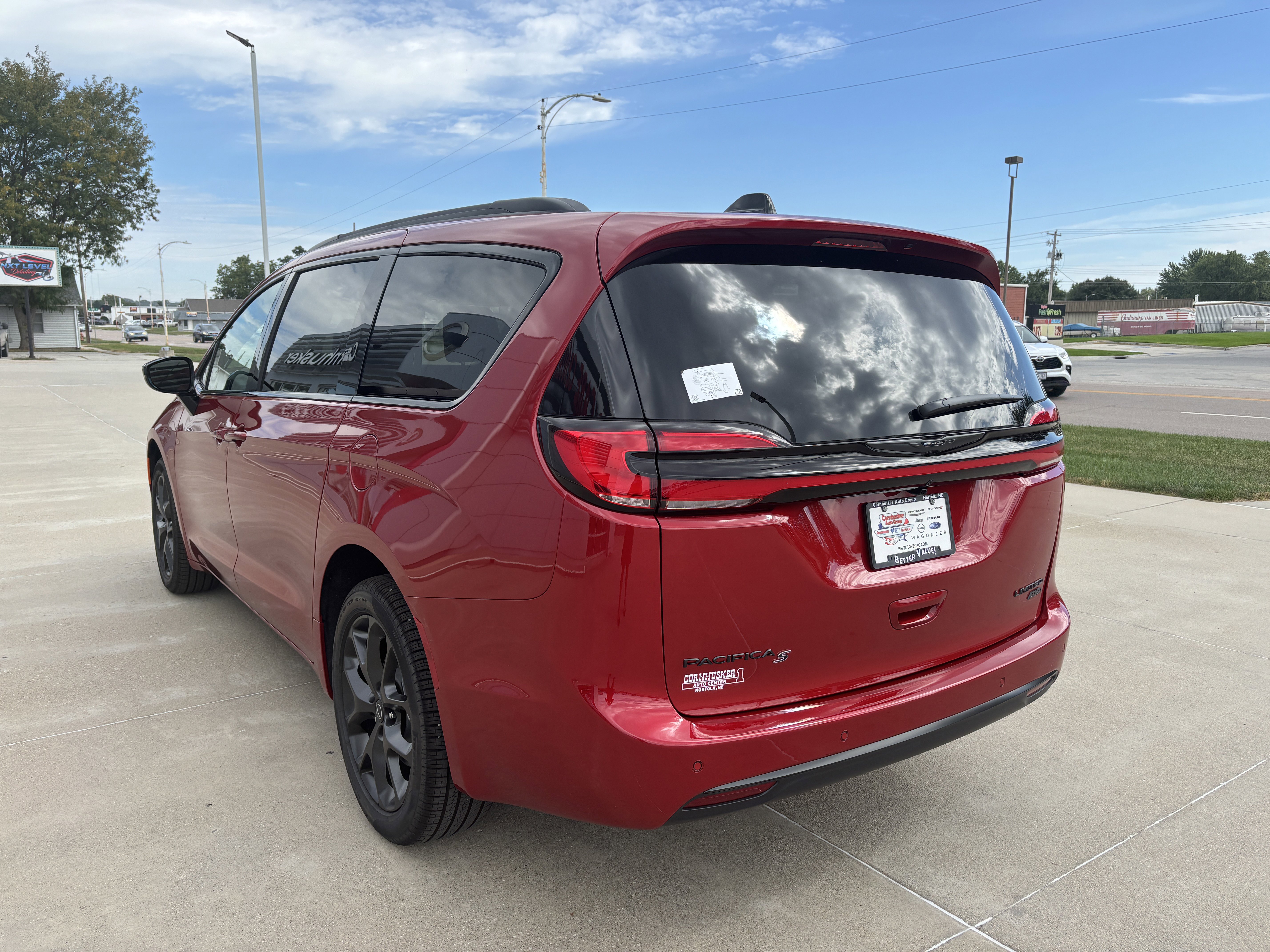 New 2026 Chrysler Pacifica Limited w/ S Appearance Package image 6