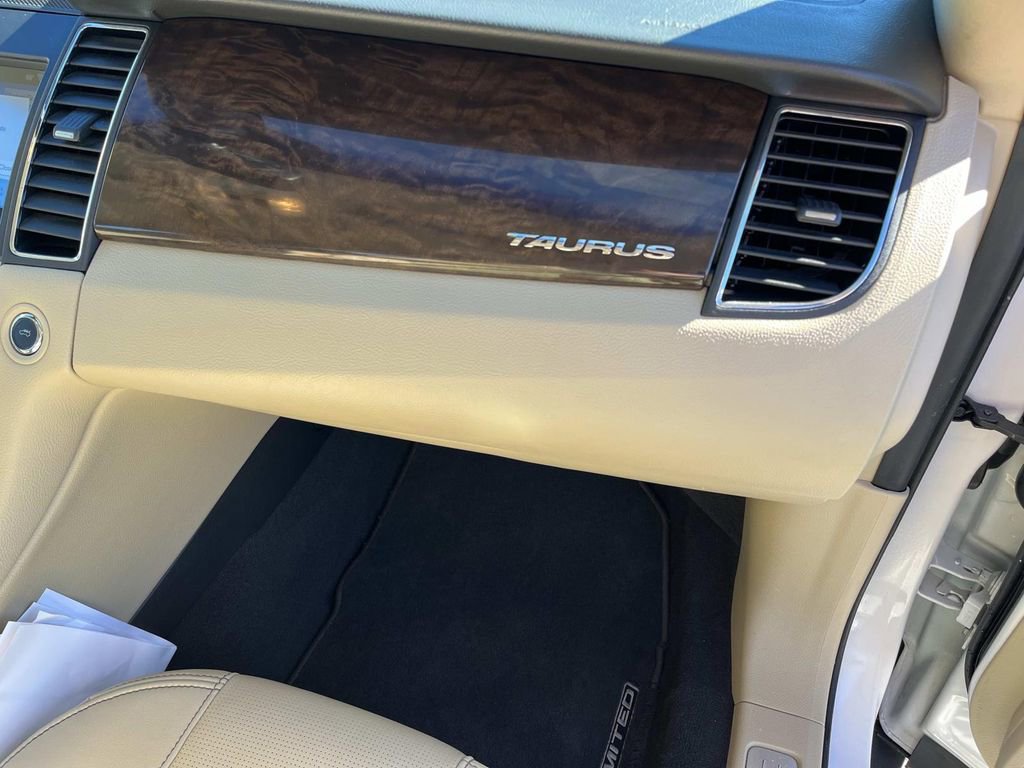 Used 2019 Ford Taurus Limited image 24