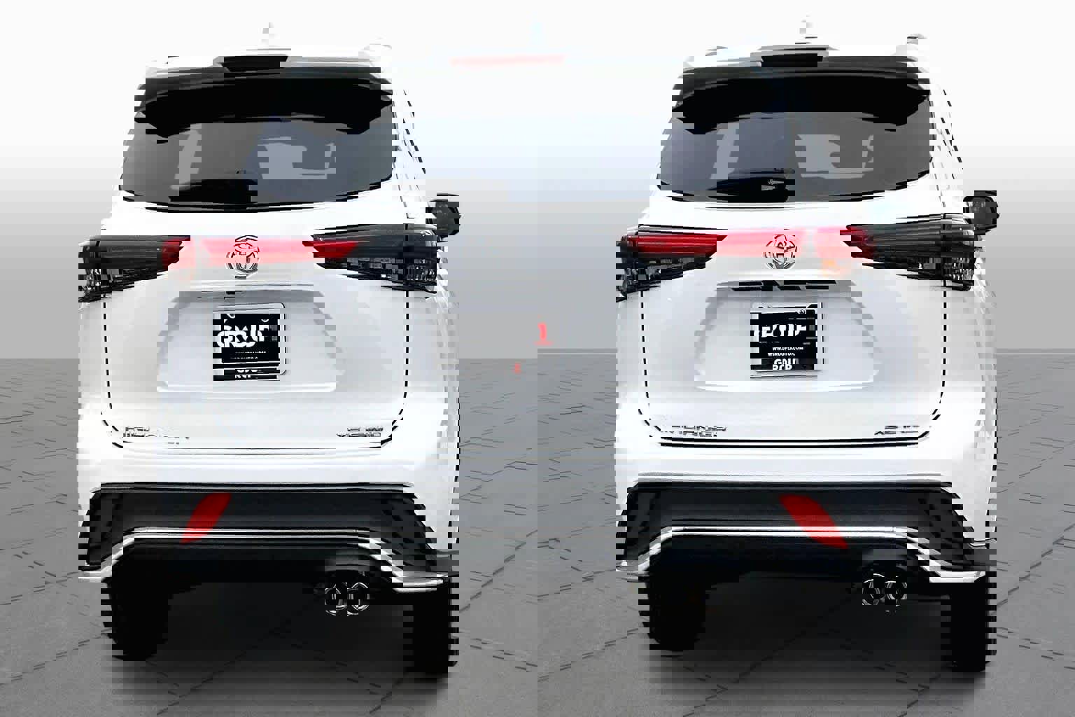 Used 2023 Toyota Highlander XSE image 4