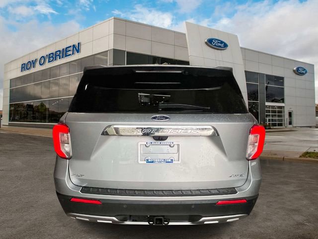 Used 2023 Ford Explorer XLT w/ Equipment Group 202A image 4