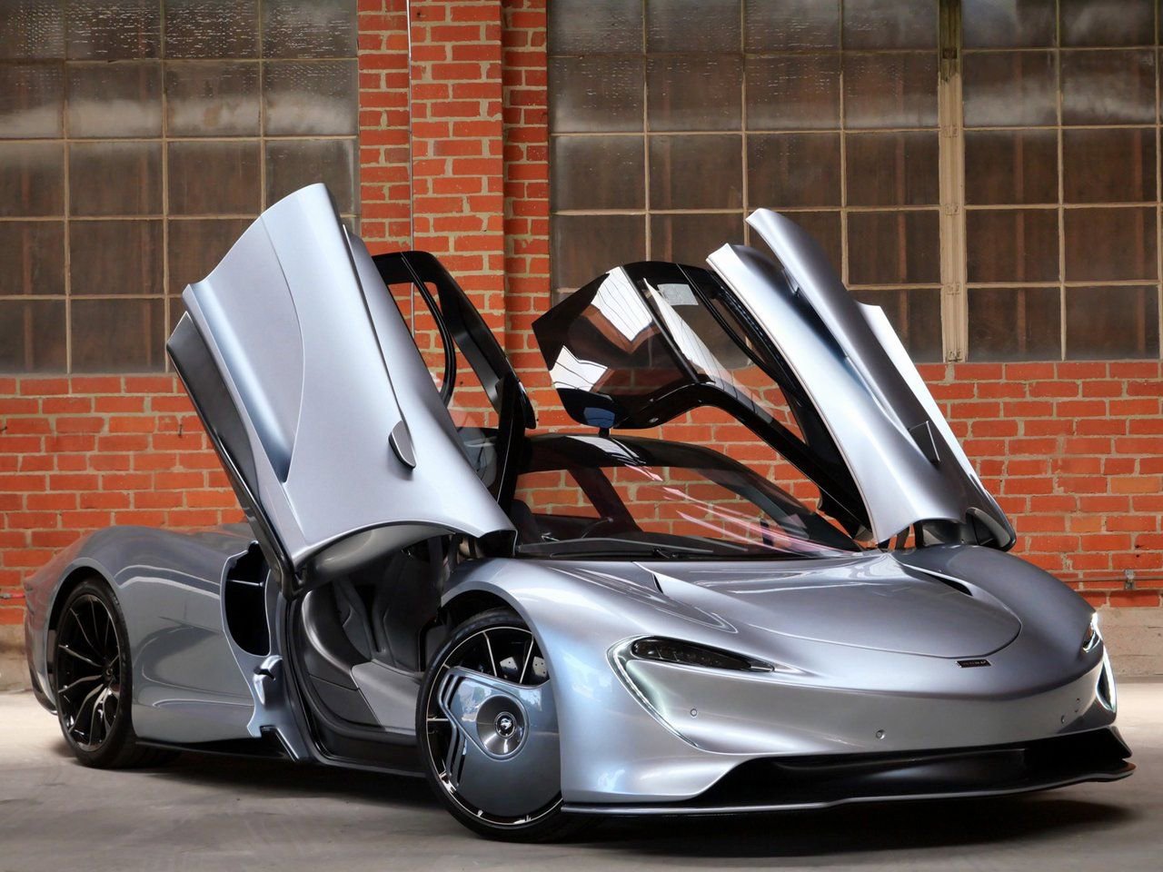 Used 2020 McLaren Speedtail RWD image 37