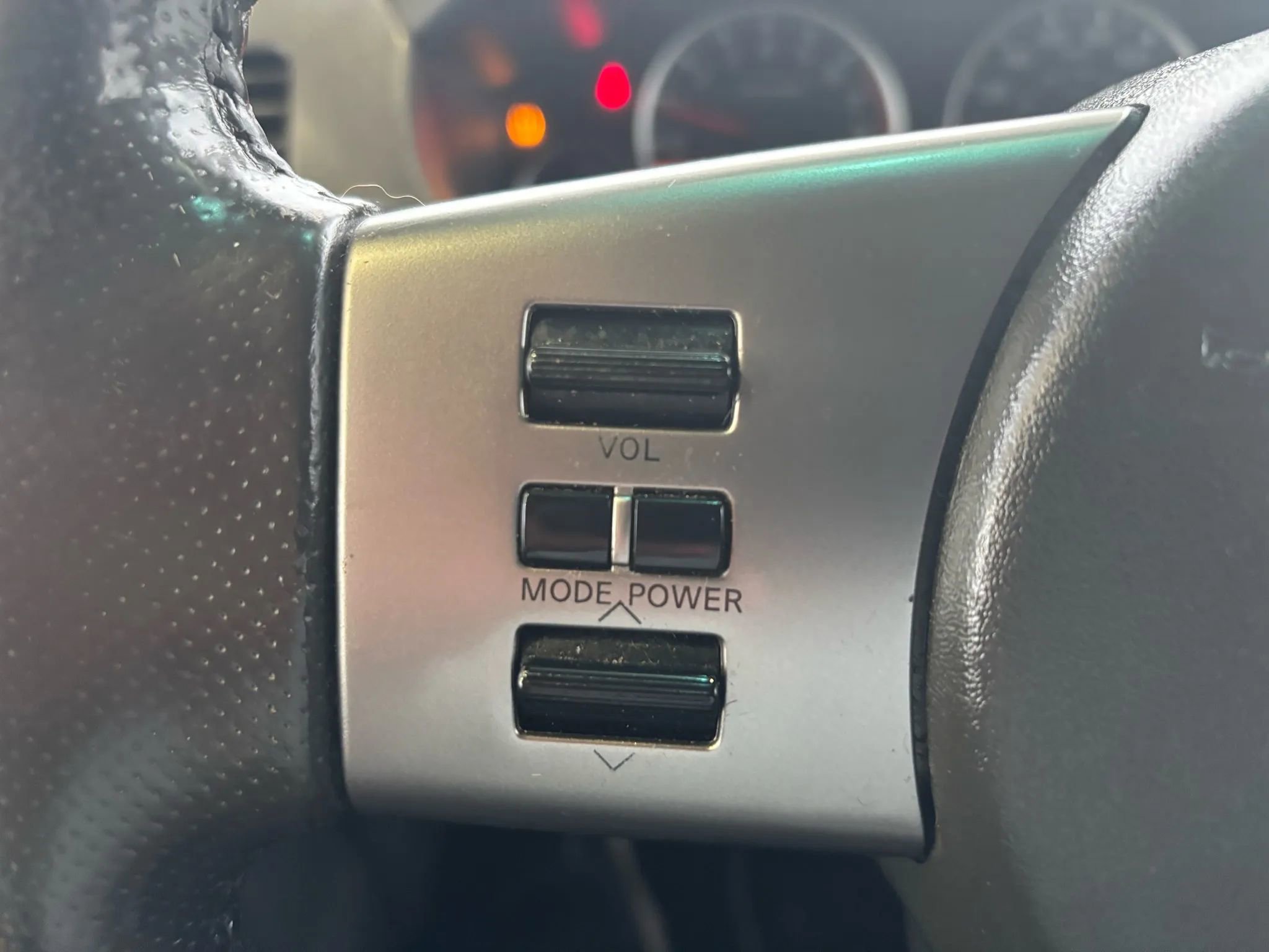 Used 2007 Nissan Xterra SE w/ Side & Curtain Airbag Pkg image 13