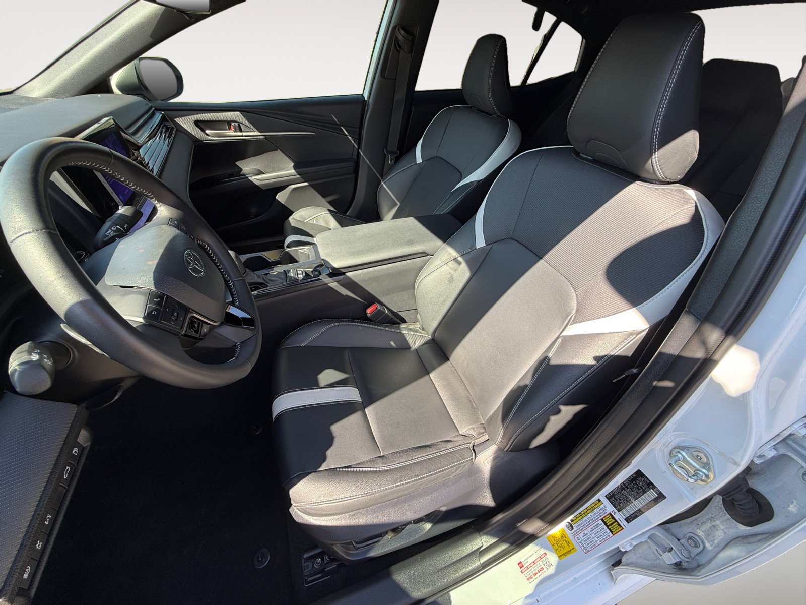 Used 2026 Toyota Camry SE FWD image 10