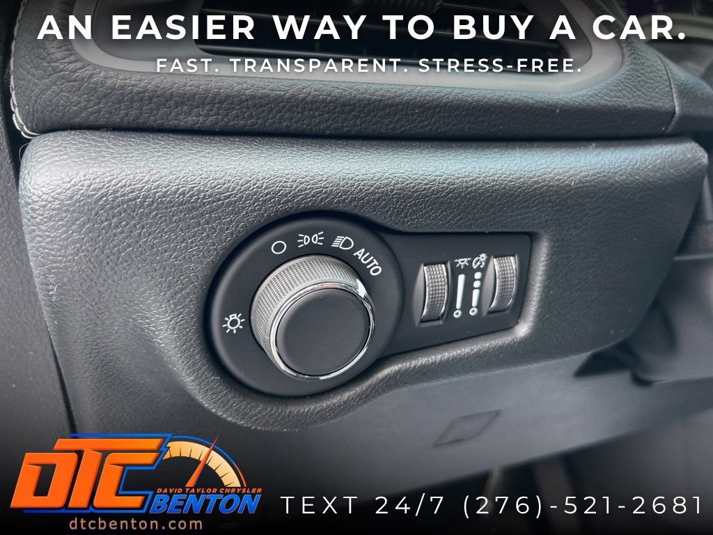 New 2027 Chrysler Pacifica Select FWD image 15