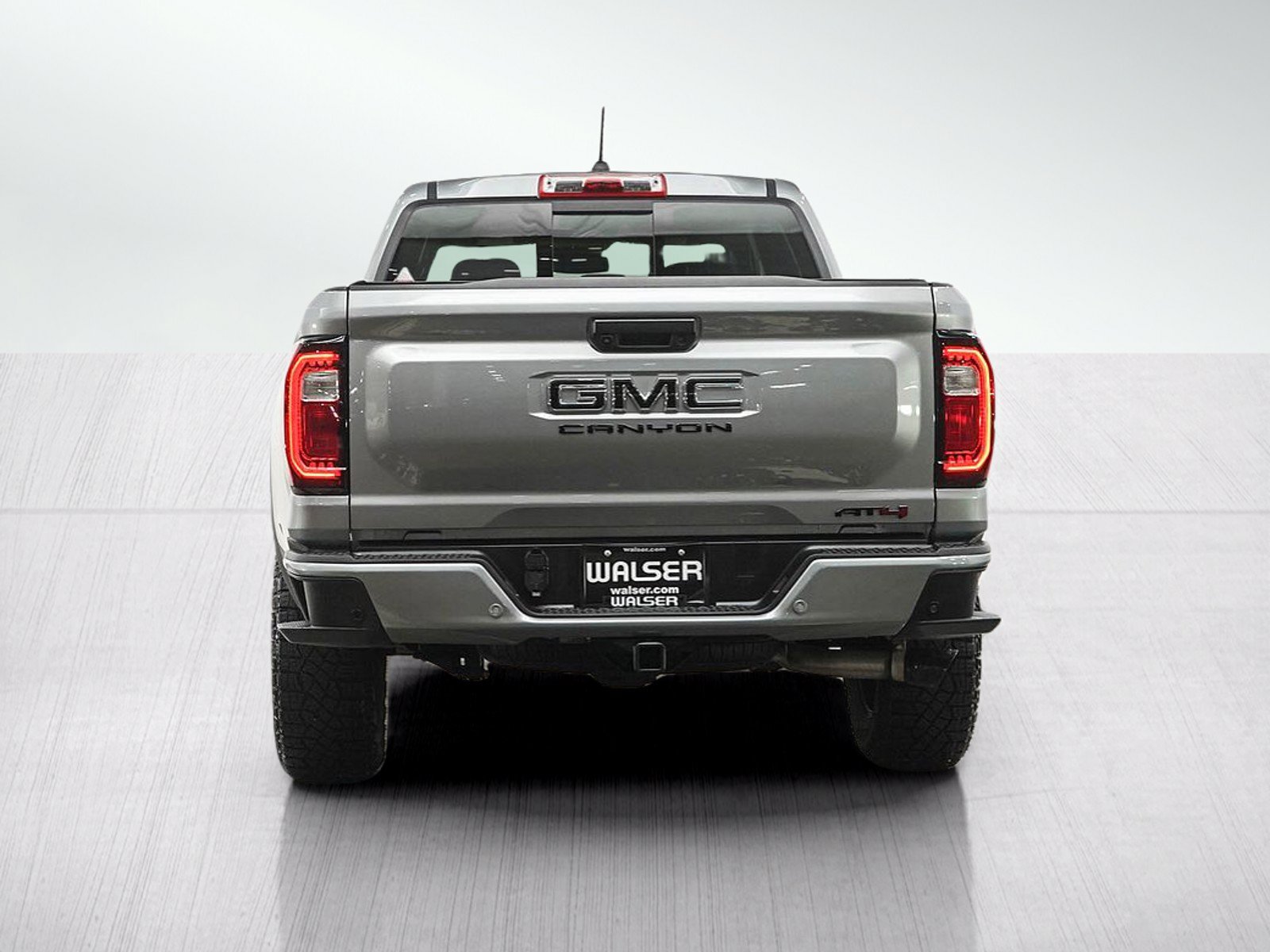 Used 2023 GMC Canyon AT4 w/ AT4 Premium Package AWD/4WD image 4
