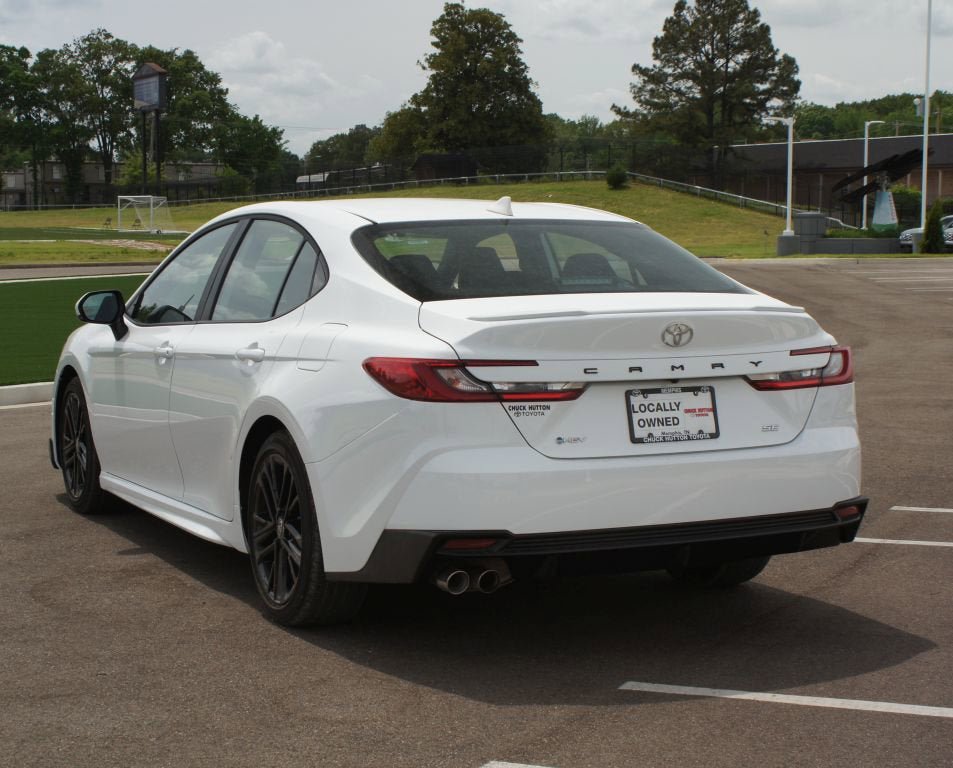 Used 2025 Toyota Camry SE FWD image 15
