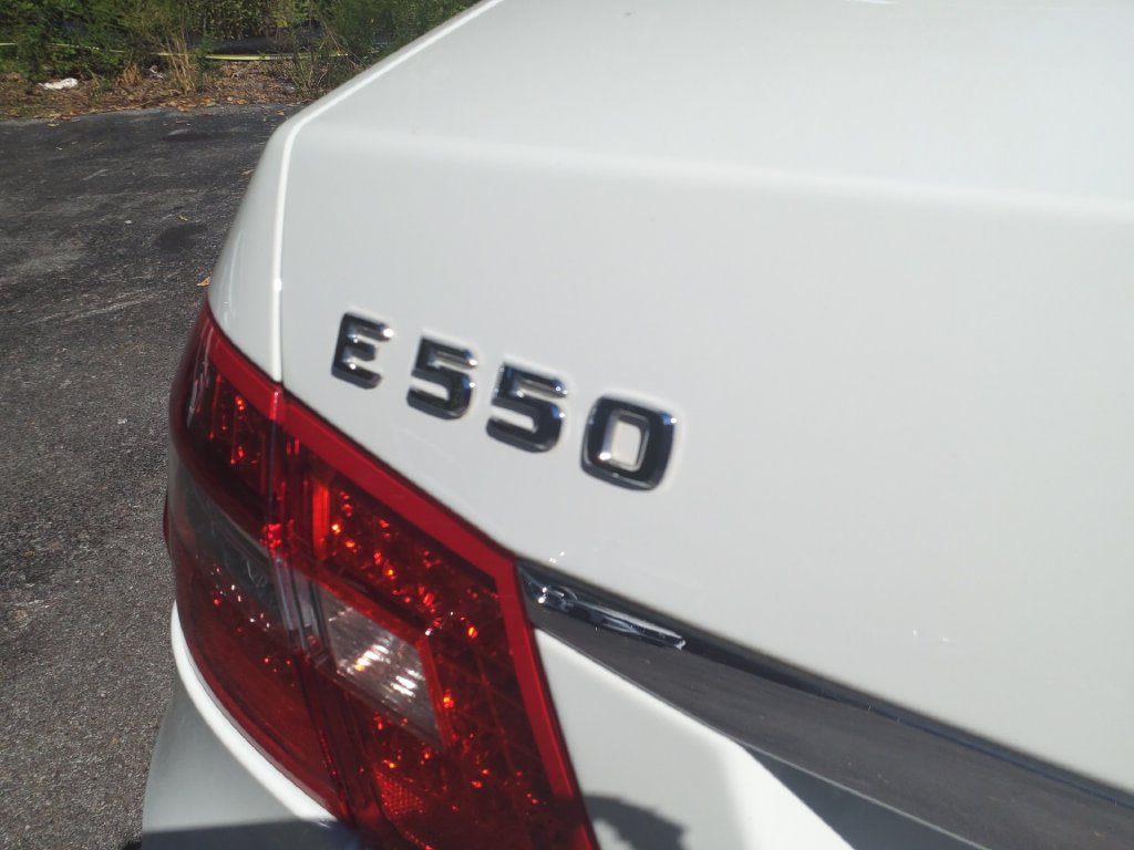 Used 2011 Mercedes-Benz E 550 Sedan image 14