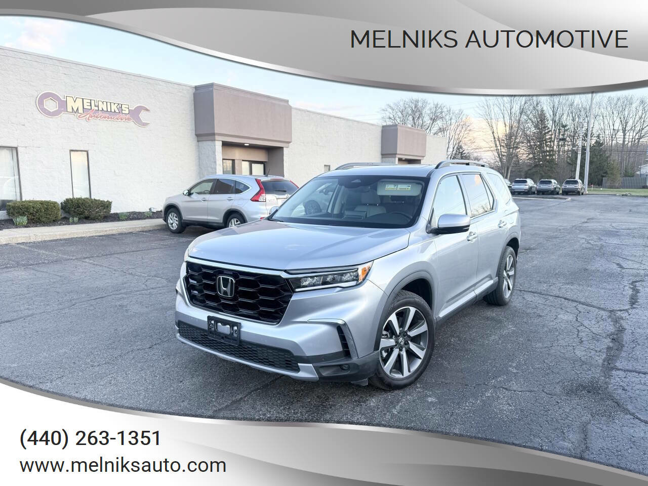 Used 2025 Honda Pilot Touring image 1