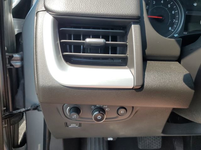 Used 2023 GMC Terrain SLT image 18