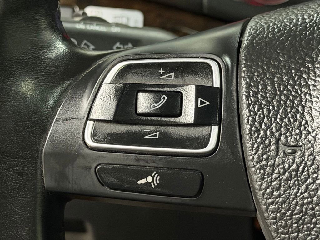 Used 2015 Volkswagen Passat TDI SEL Premium image 34