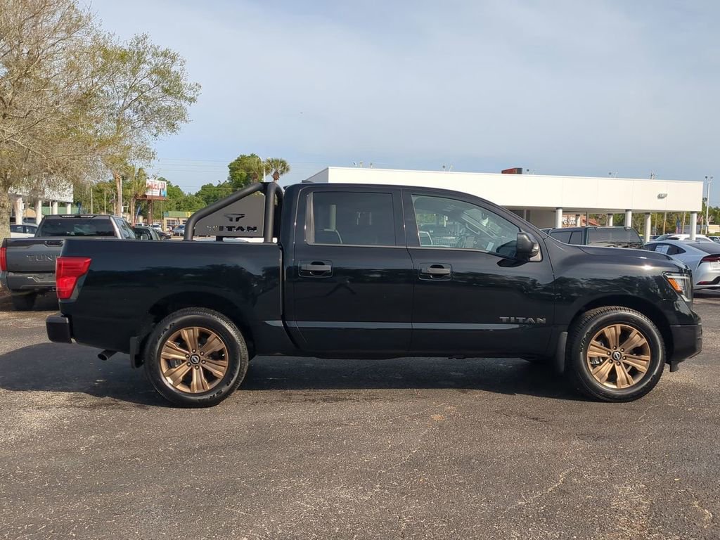 Used 2024 Nissan Titan SV w/ SV Bronze Edition Package RWD image 3