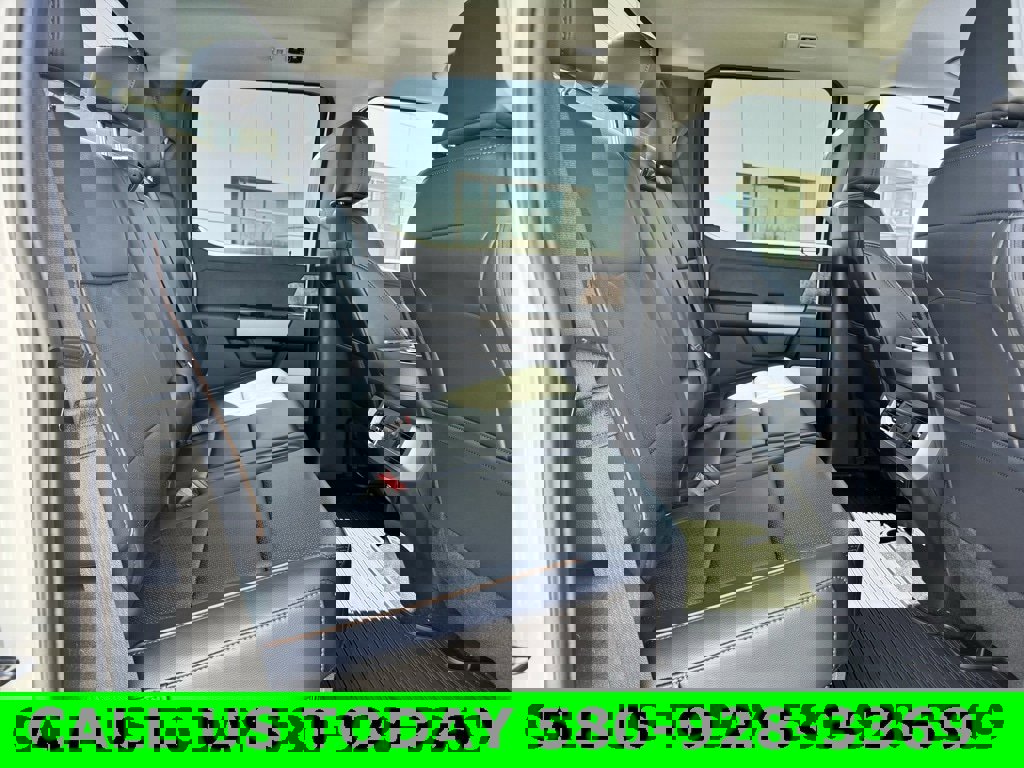New 2025 Ford F250 Lariat w/ Chrome Package image 17