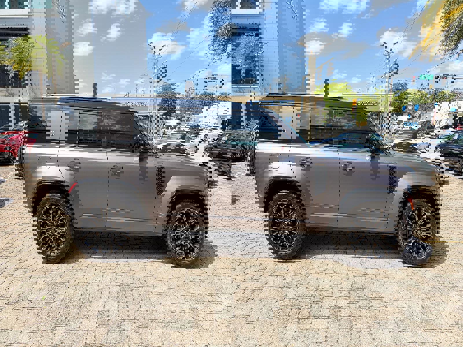 Used 2025 Land Rover Defender 110 AWD/4WD image 58