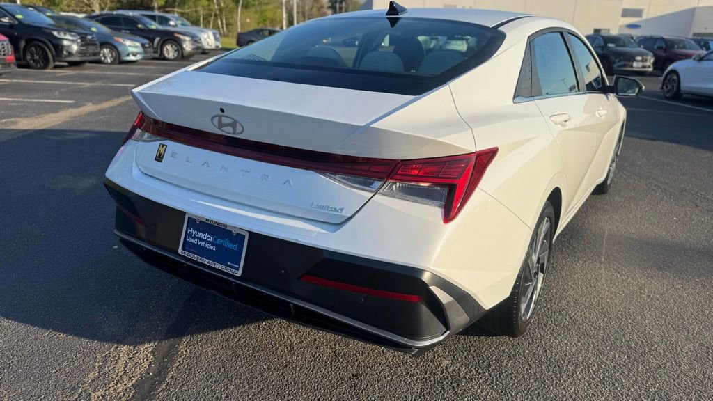 Certified 2024 Hyundai Elantra Limited FWD image 7