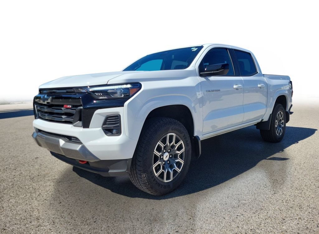 Used 2023 Chevrolet Colorado Z71 w/ Z71 Convenience Package 2 AWD/4WD image 2