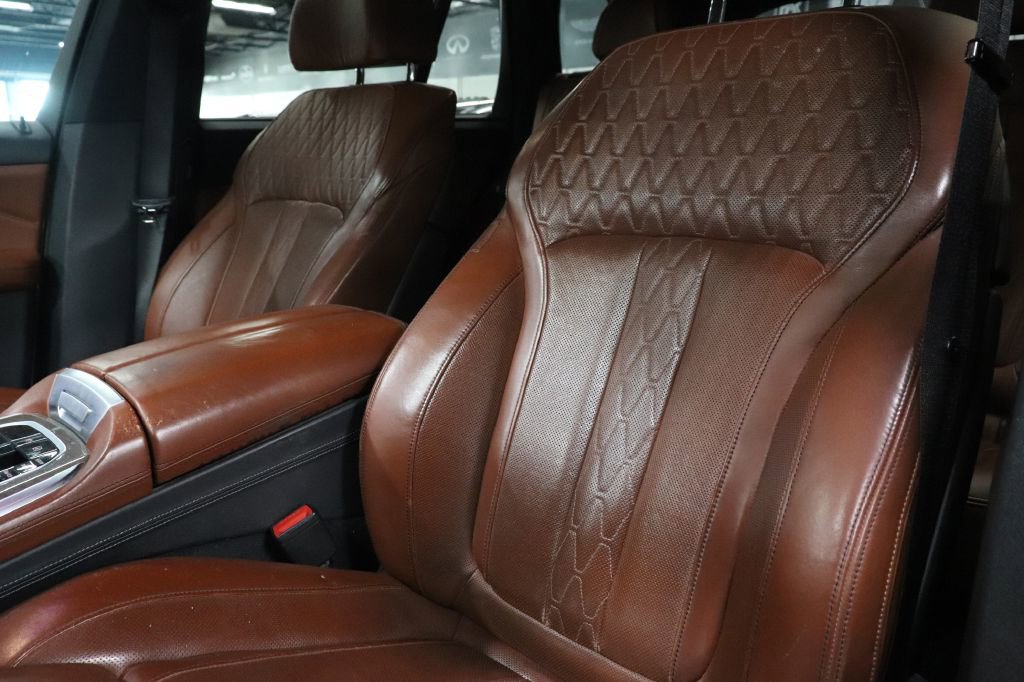 Used 2019 BMW X5 xDrive50i w/ M Sport Package image 11