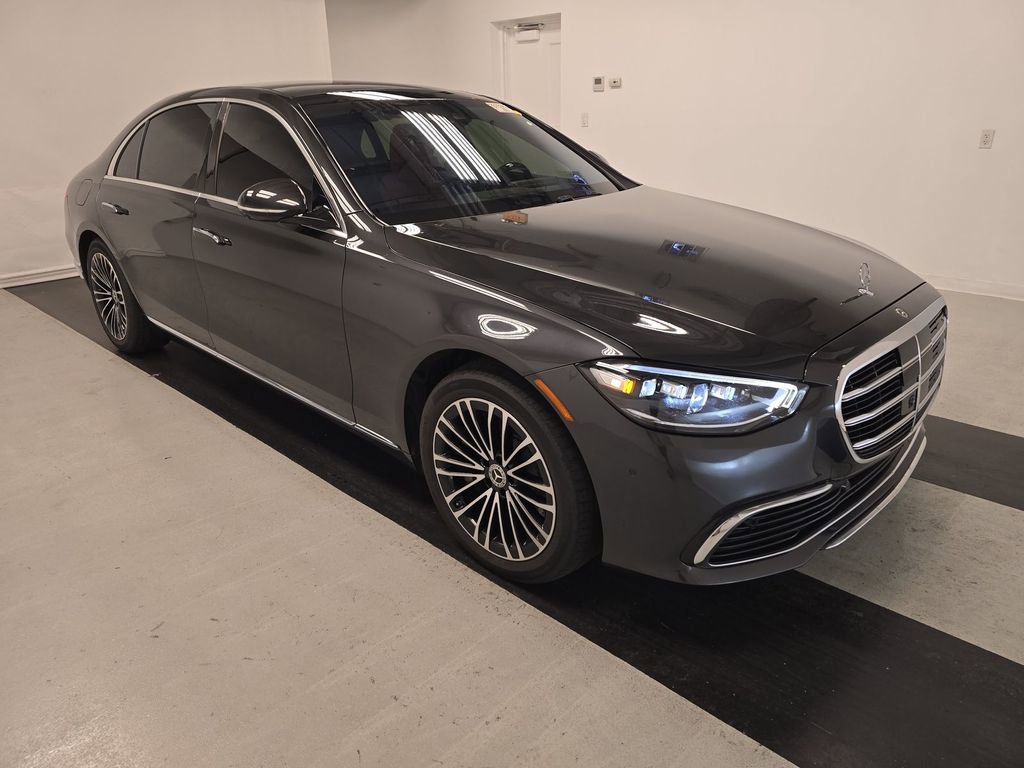 Used 2024 Mercedes-Benz S 580 4MATIC Sedan image 3