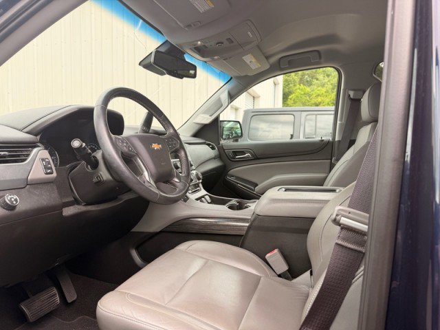 Used 2017 Chevrolet Tahoe LT w/ Luxury Package RWD image 4